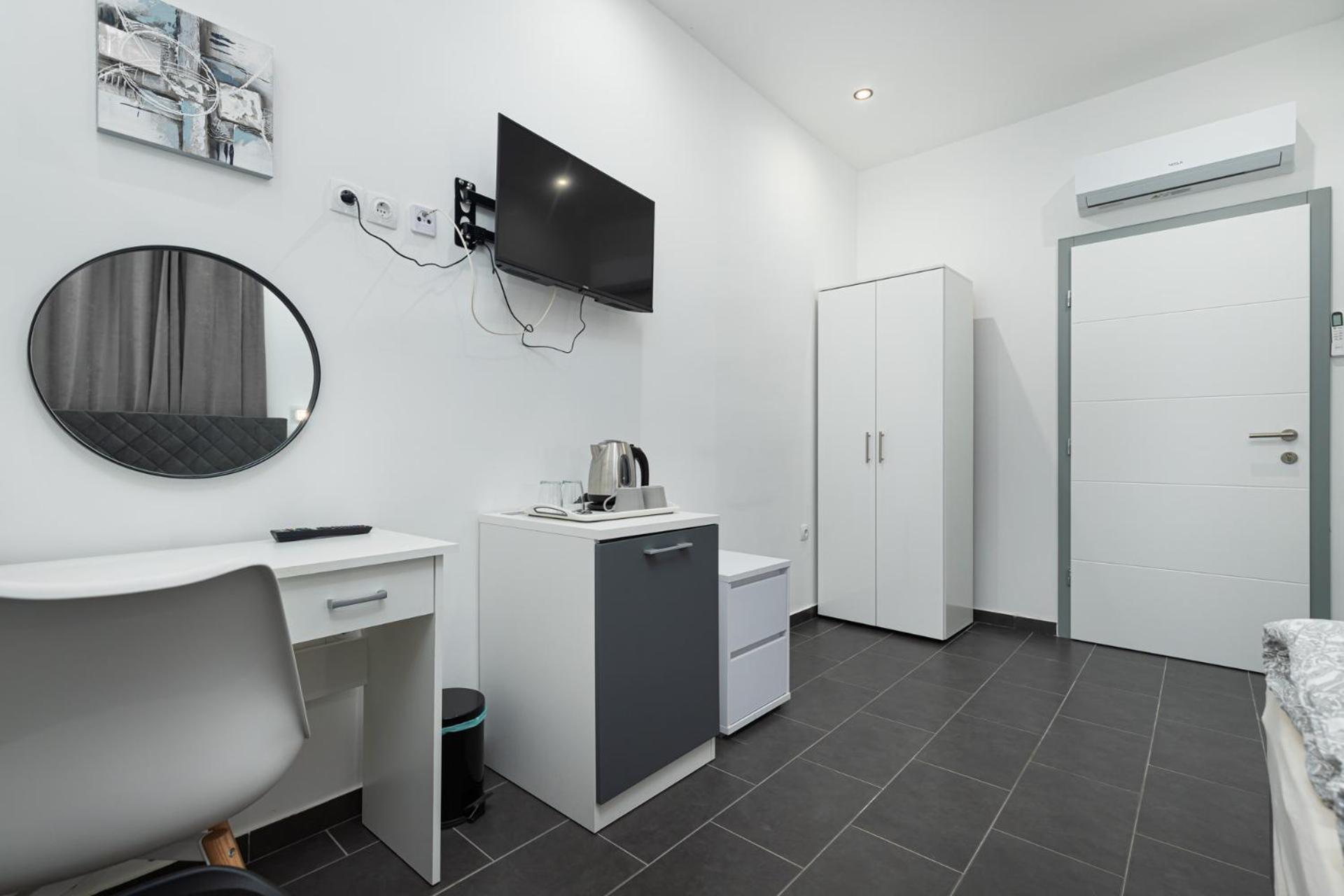 Rooms And Studio Flora Πόρετς Εξωτερικό φωτογραφία