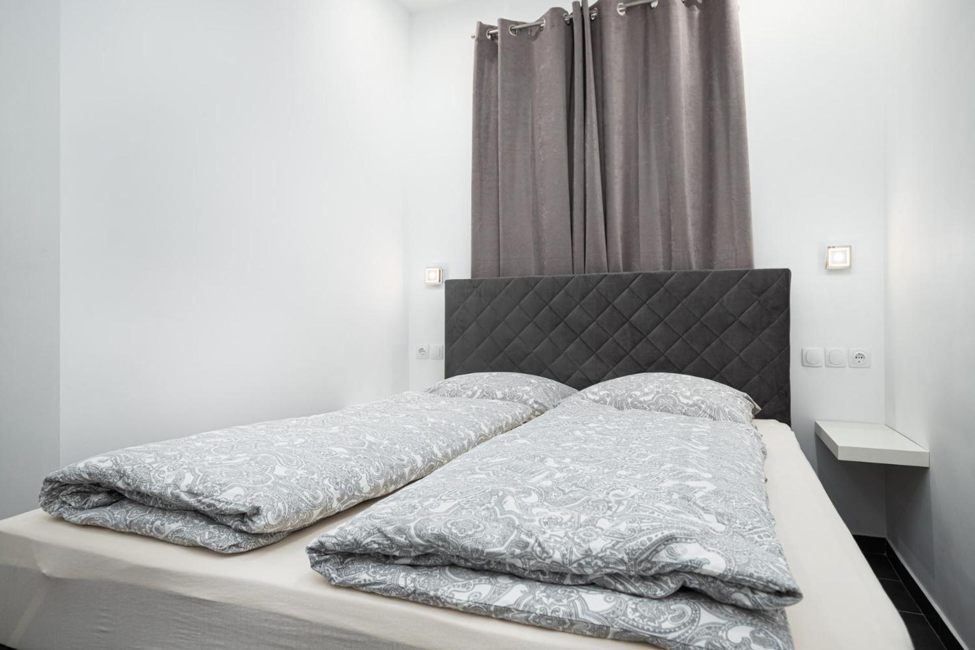 Rooms And Studio Flora Πόρετς Εξωτερικό φωτογραφία