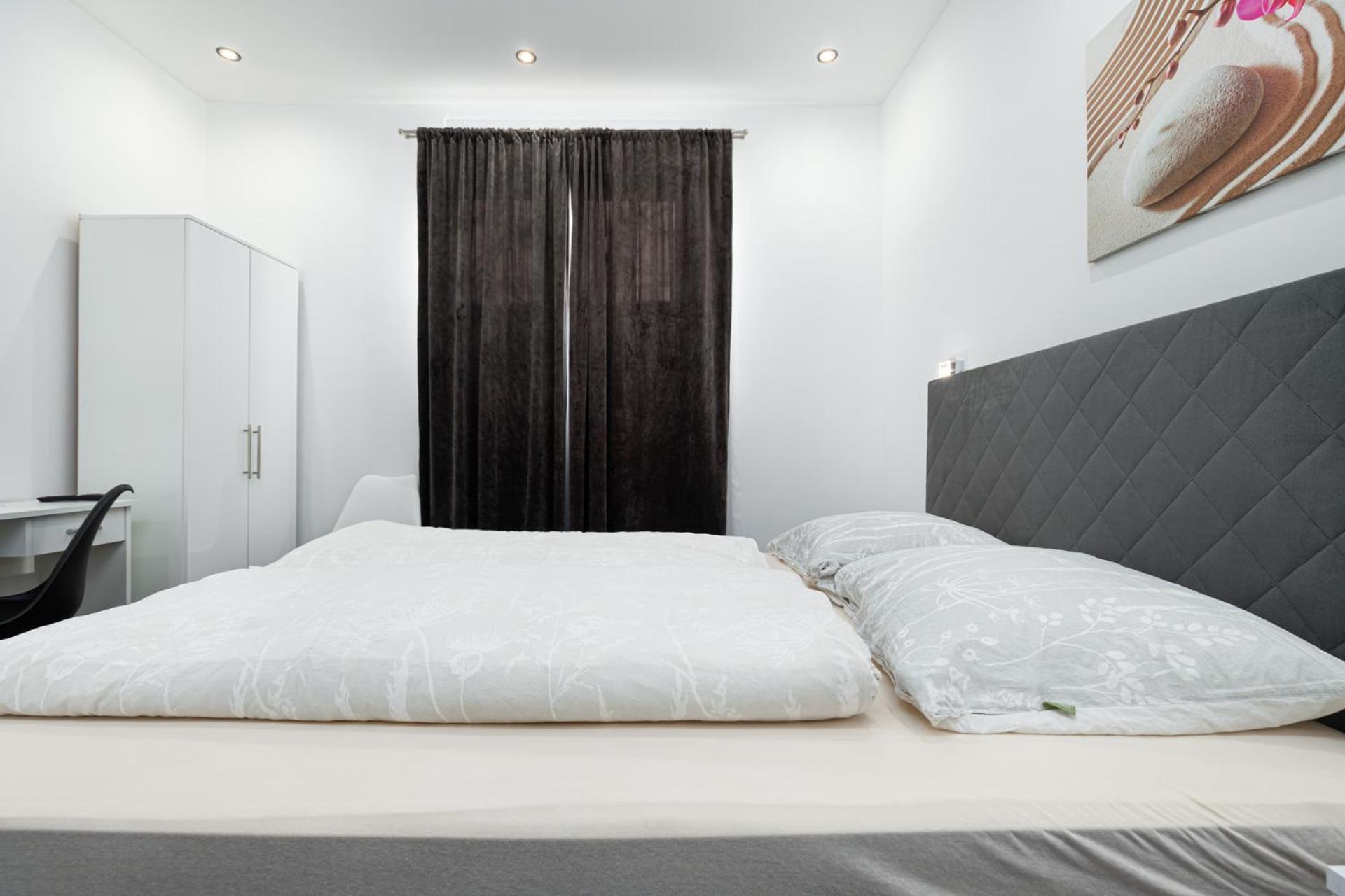 Rooms And Studio Flora Πόρετς Εξωτερικό φωτογραφία