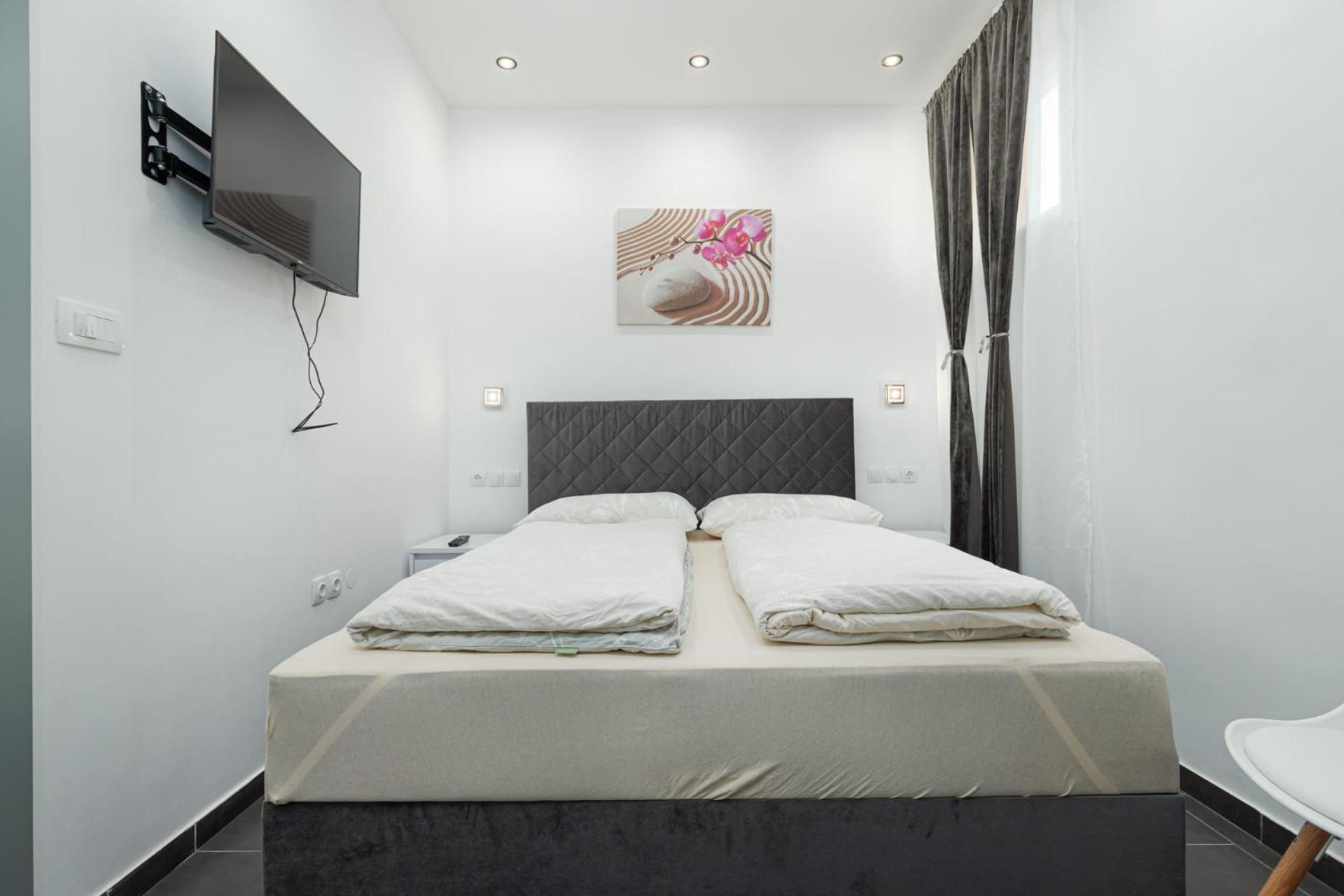 Rooms And Studio Flora Πόρετς Εξωτερικό φωτογραφία