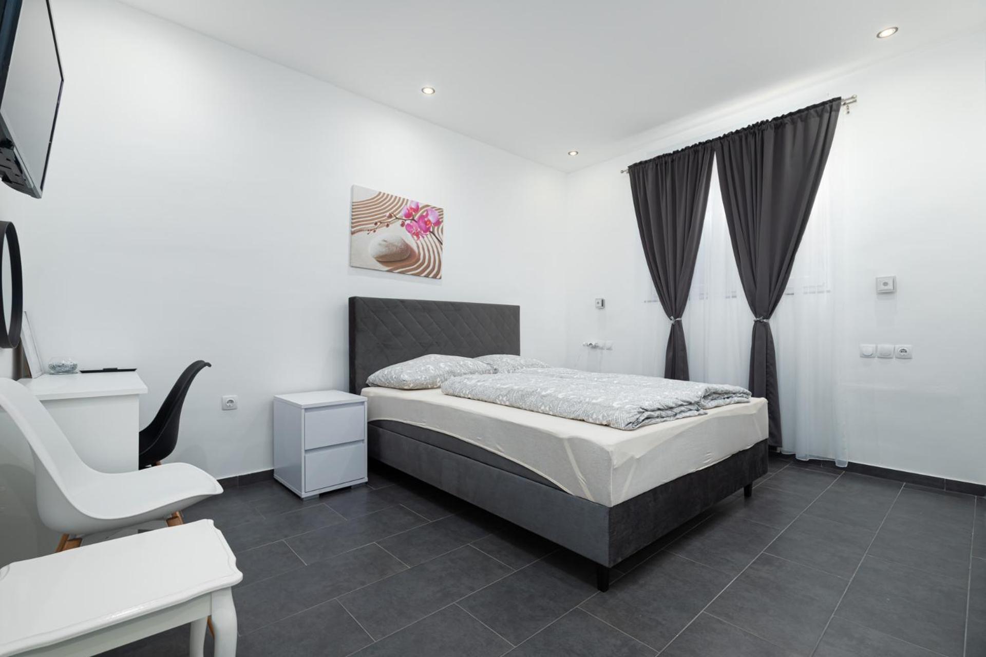 Rooms And Studio Flora Πόρετς Εξωτερικό φωτογραφία