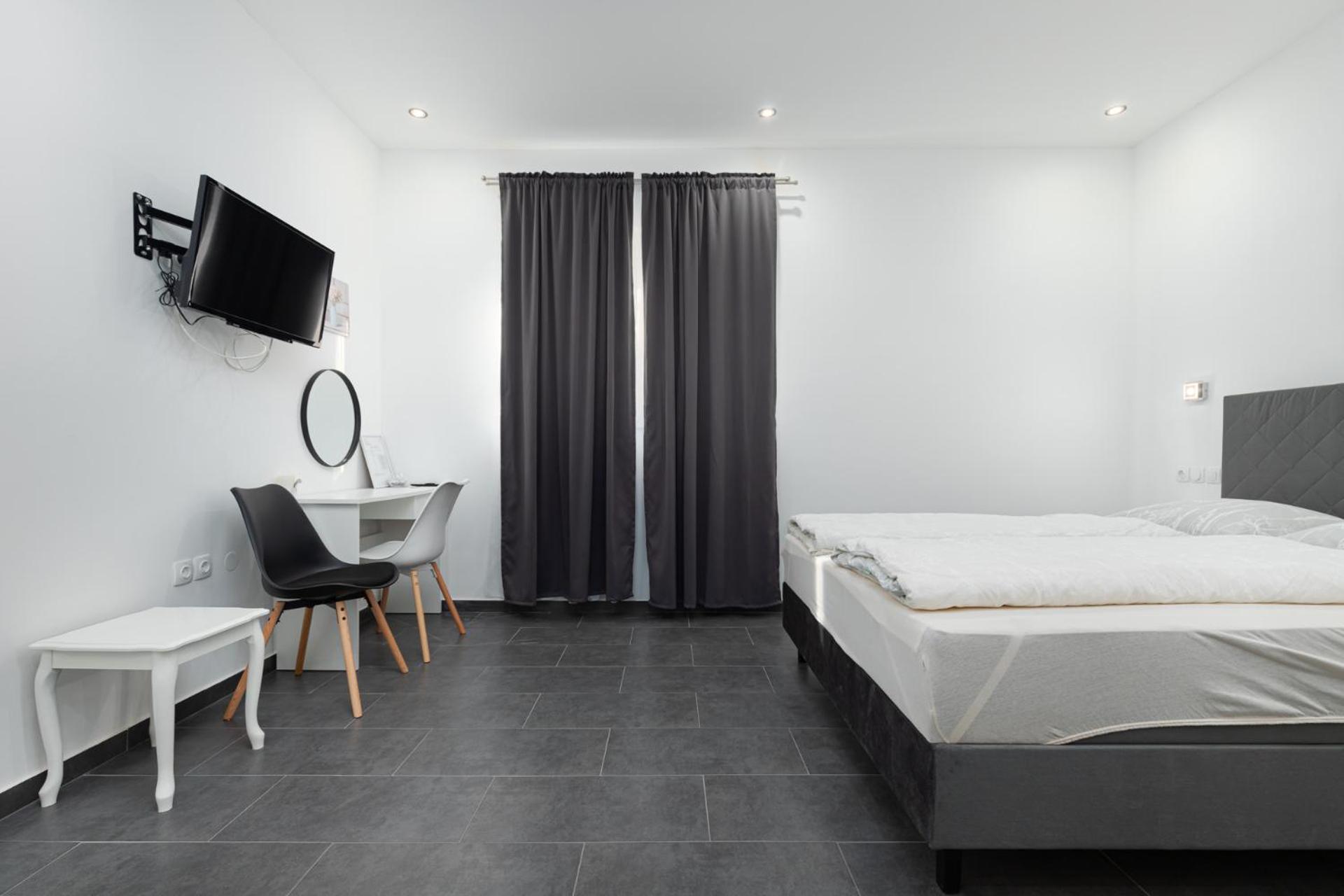 Rooms And Studio Flora Πόρετς Εξωτερικό φωτογραφία