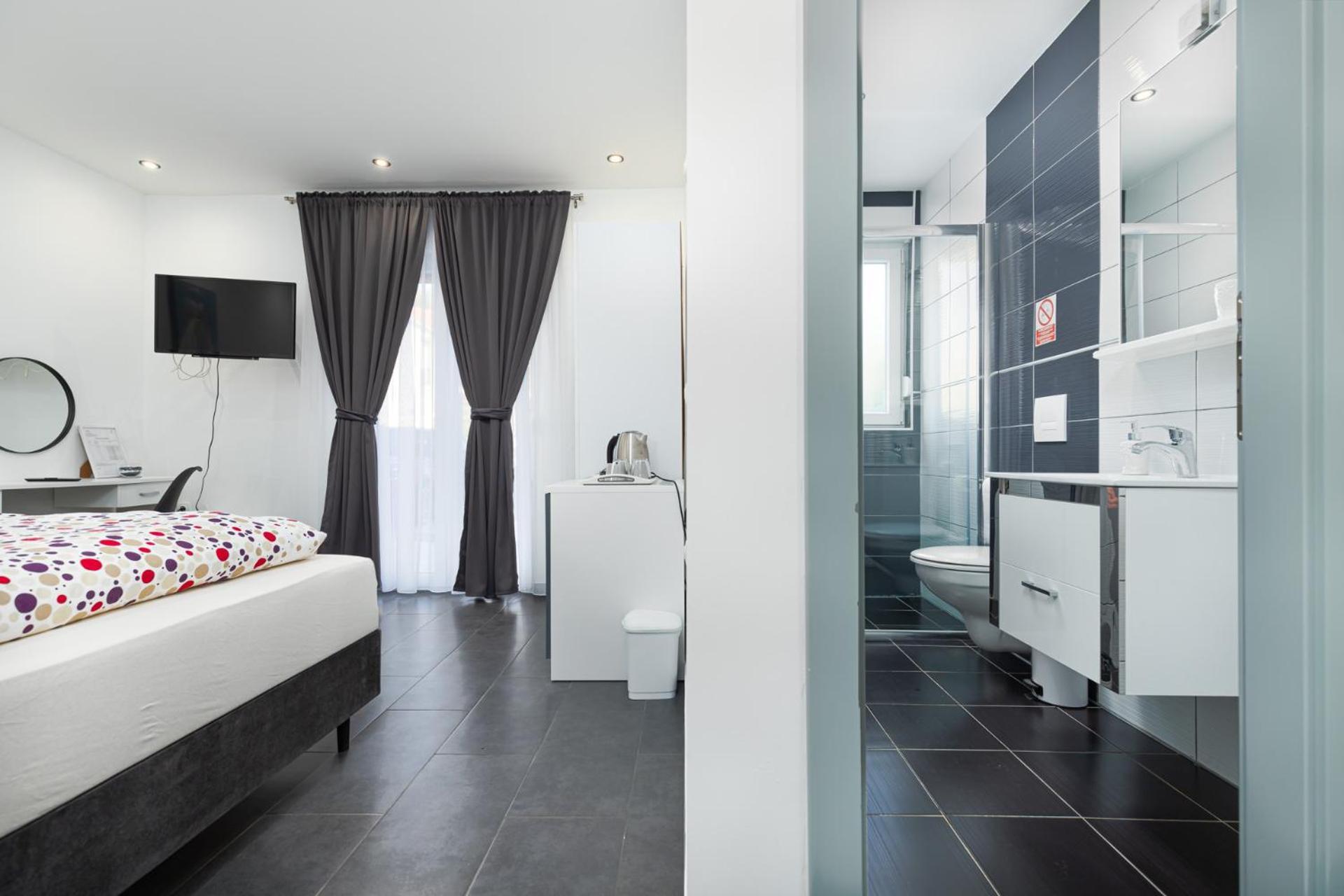 Rooms And Studio Flora Πόρετς Εξωτερικό φωτογραφία