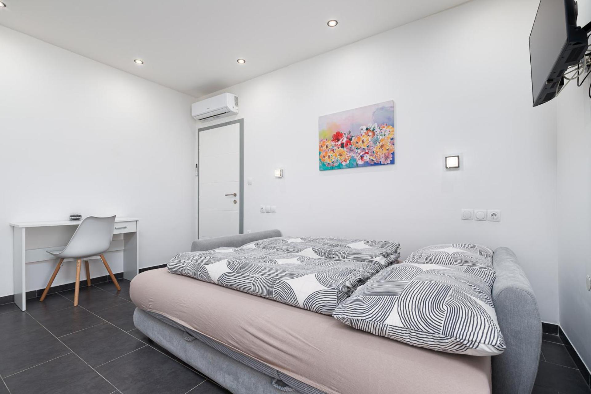 Rooms And Studio Flora Πόρετς Εξωτερικό φωτογραφία