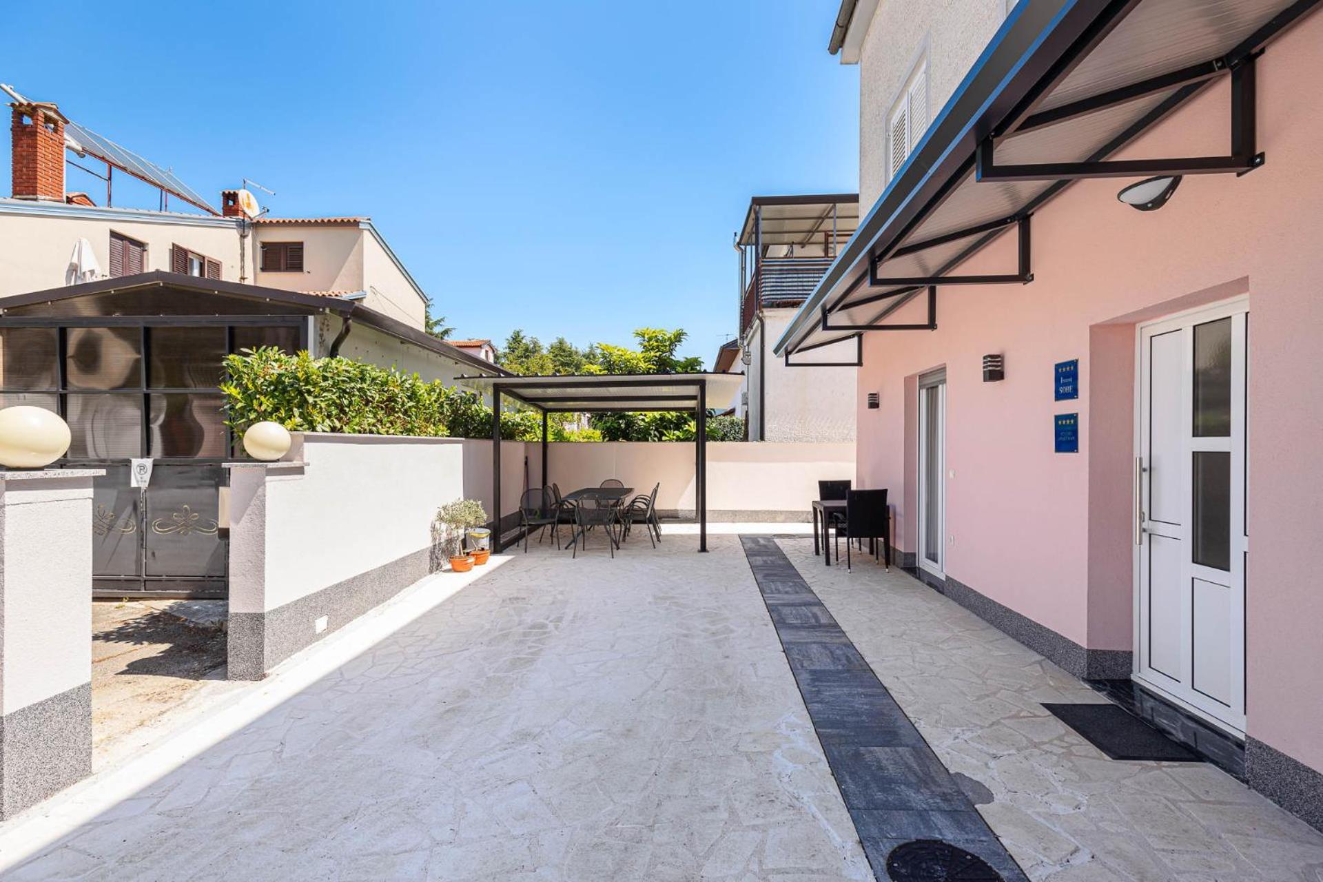 Rooms And Studio Flora Πόρετς Εξωτερικό φωτογραφία